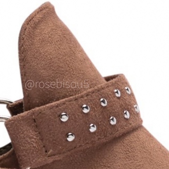 🆕{TOP MODA} Taupe Studded Detail Suede Booties - Picture 6 of 7